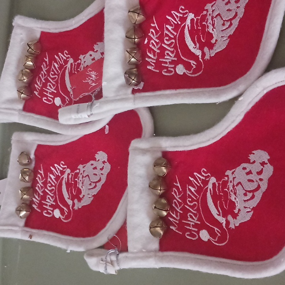 Lord & Taylor set of 4 Merry Christmas Mini Felt Stockings w bells